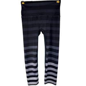 K-DEER Capri Exercise Leggings, Size Small